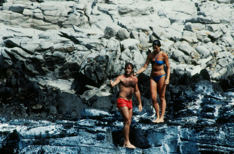 Księżniczka Caroline de Monaco i Guillermo Vilas na Hawajach; fot. Pascal Rostain, 1982, Centre Pompidou-Metz